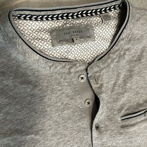 Ted Baker men’s sz 4 (large) short sleeve henley- barely worn